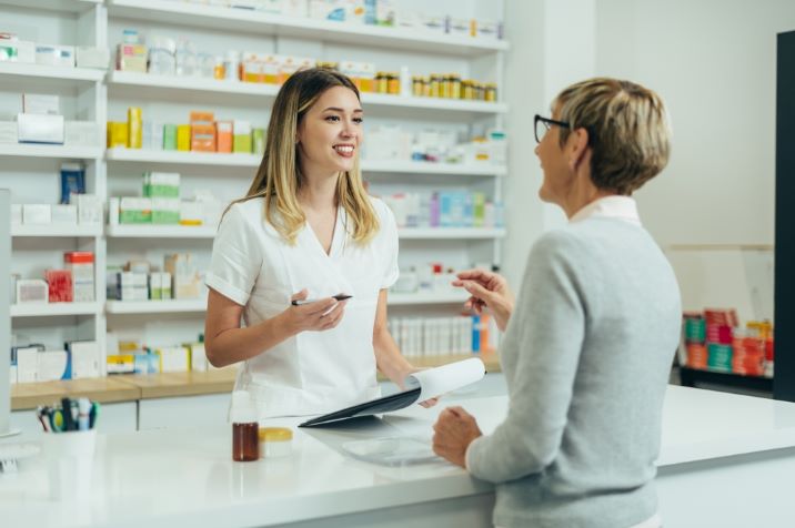 El farmacéutico puede ayudar en la adherencia terapéutica a través de la educación sanitaria